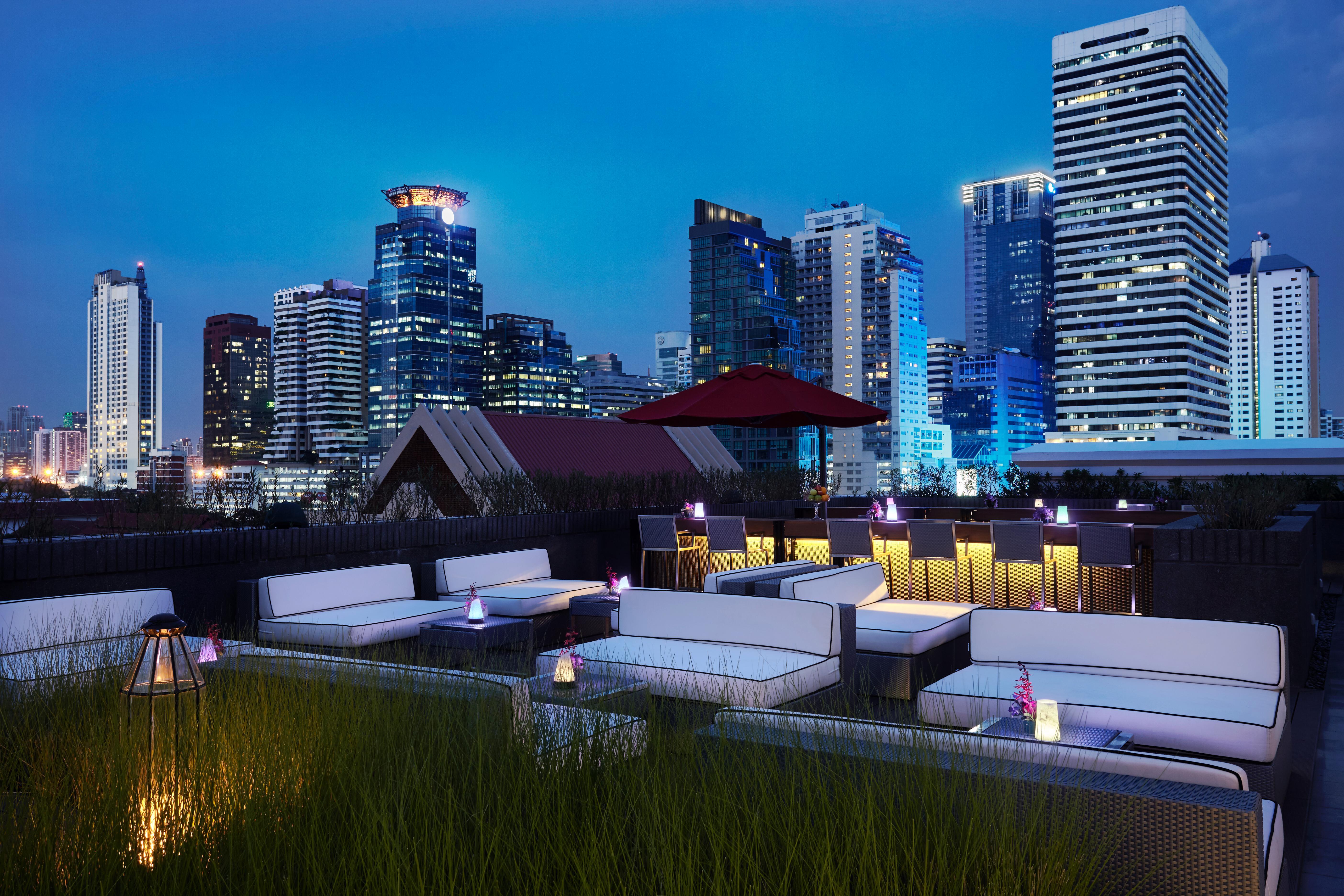 Moevenpick Hotel Sukhumvit 15 Bangkok Luaran gambar The 137 Pillars Hotel