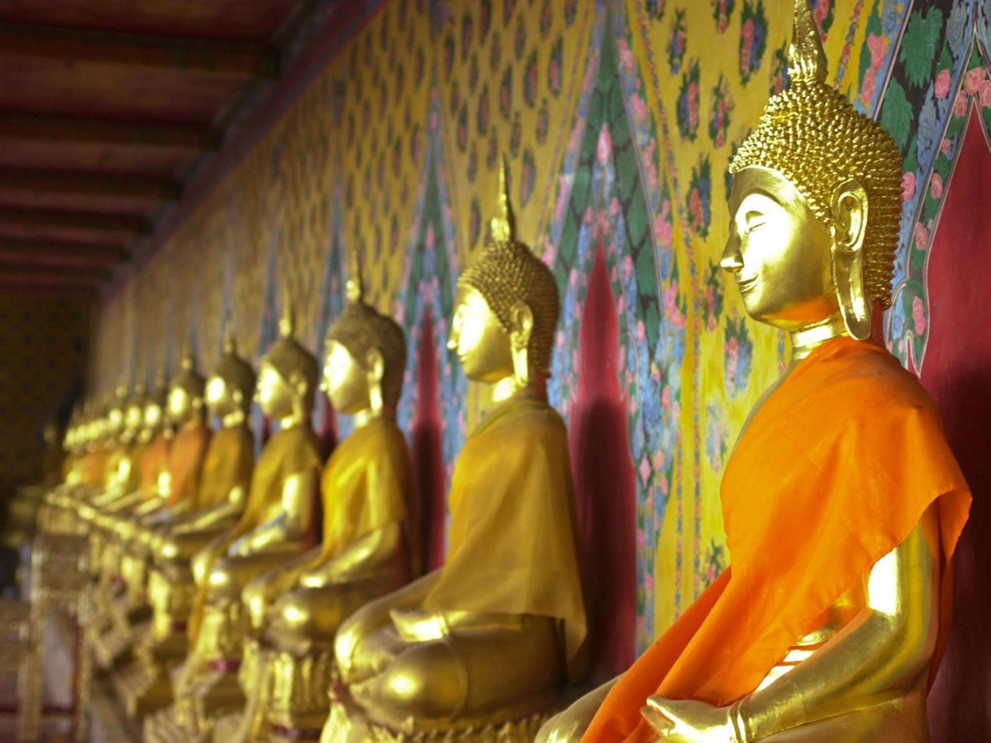 Moevenpick Hotel Sukhumvit 15 Bangkok Luaran gambar The Buddha