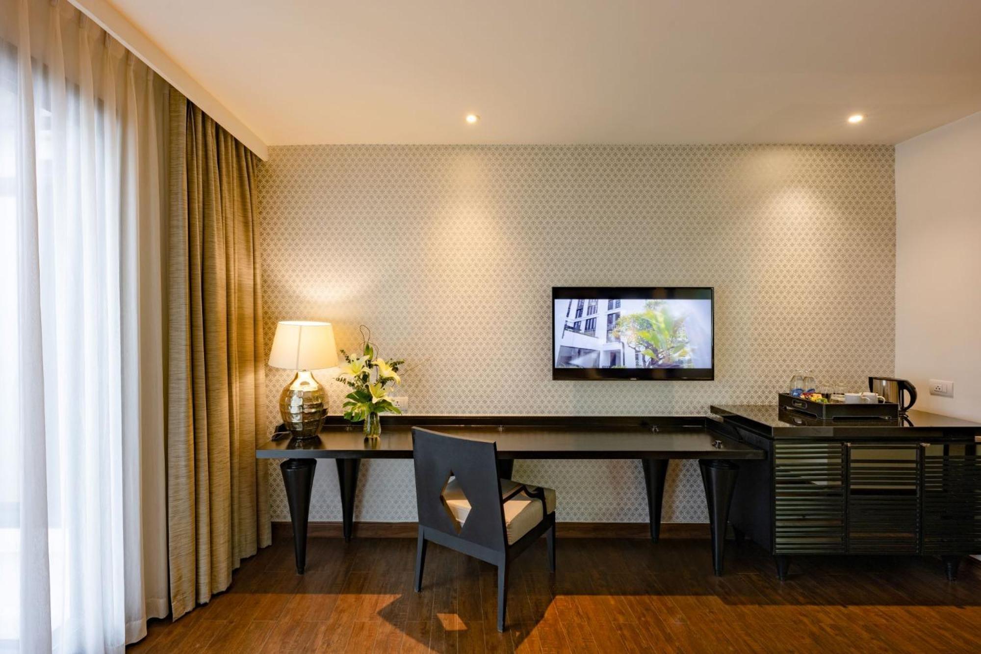 Moevenpick Hotel Sukhumvit 15 Bangkok Luaran gambar A room at the hotel